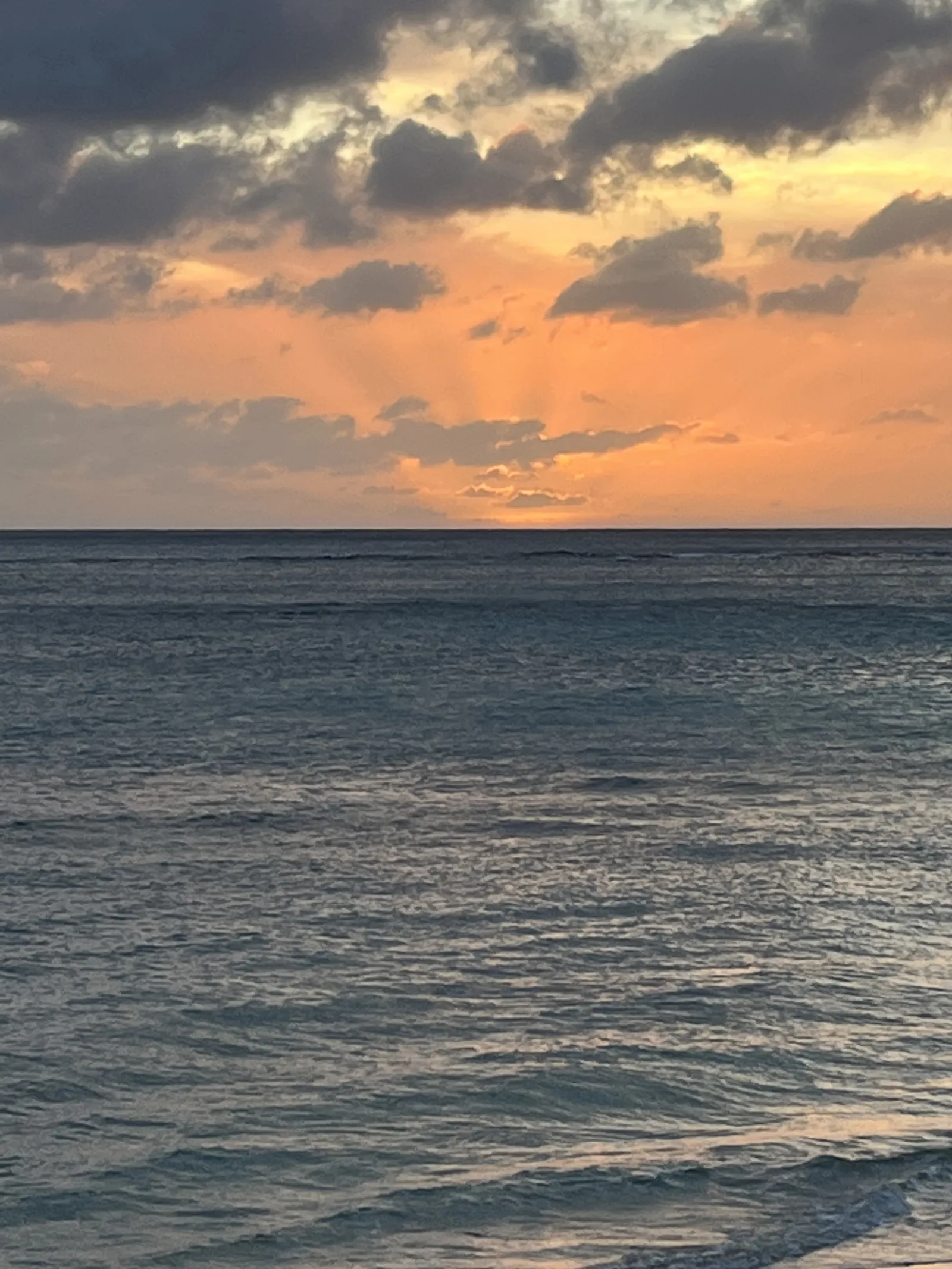 ワイキキビーチの夕焼け
